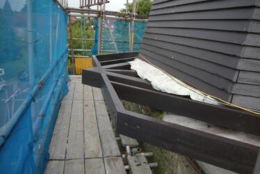 Photograph showing reef deck from outside, with structural reinforcements hidden behind. Photograph showing reef deck from outside, with structural reinforcements hidden behind.